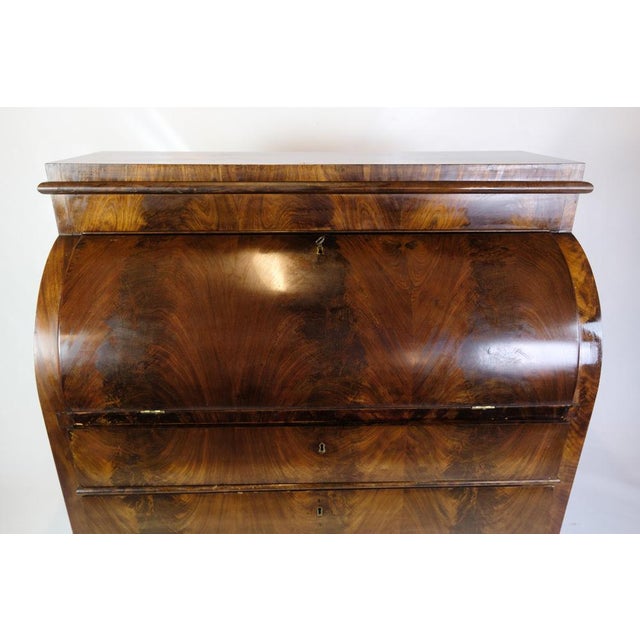 Chatol with four drawers and built-in drawers with inlay. The chatol is made of mahogany and is from around the year 1820....