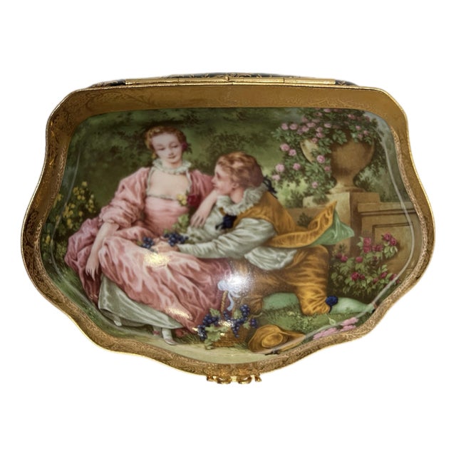 Vintage Limoges France Cobalt Blue Porcelain Jewelry / Trinket Box With 22k Gold Trim – Stunning & Excellent Condition For Sale