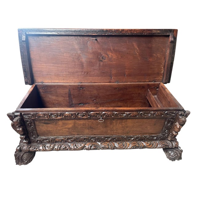 Italian Renaissance Cassone in Walnut, 1600s For Sale - Image 4 of 9