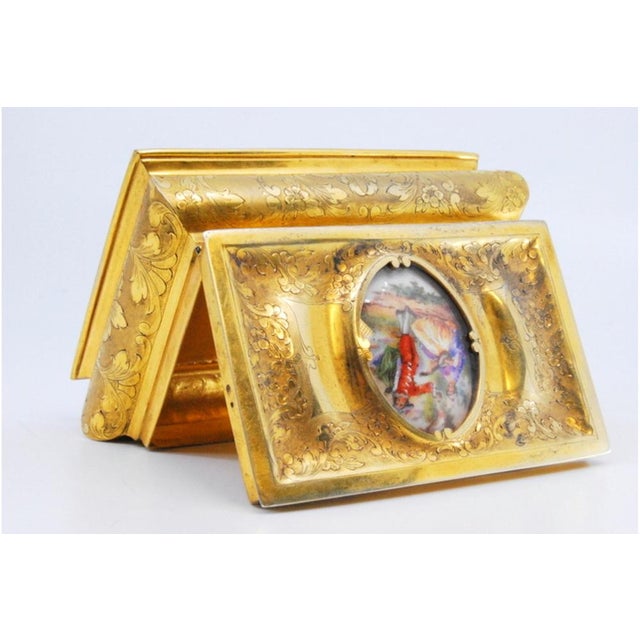 Jewelry Box in Gilded Silver with Engraved Plant Motifs For Sale - Image 6 of 9