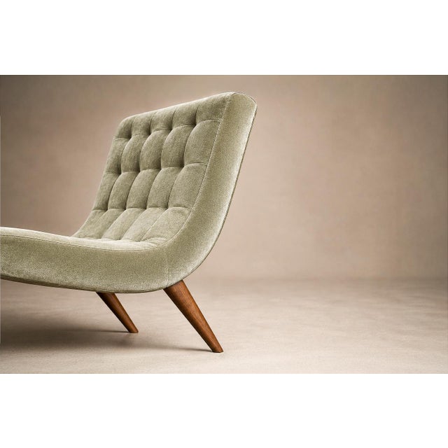 Celadon Brazilian Modern Chaise Lounge in Caviúna and Light Aloe Sage Mohair, 1950s For Sale - Image 8 of 18