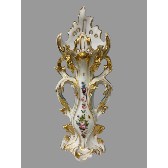 White Antique Old Paris Porcelain Floral & Gilt Decorated Double Handled Vase For Sale - Image 8 of 8