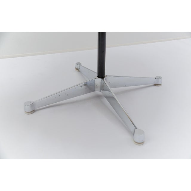 Vintage EA 105 Aluminum Chairs by Charles & Ray Eames for Vitra, 1970s, Set of 2 For Sale - Image 16 of 18