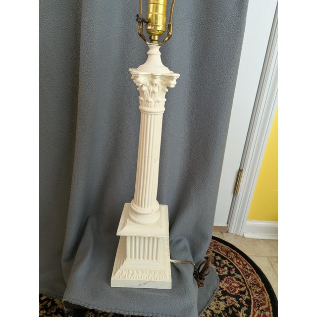 Hollywood Regency Mid 20th Century Hollywood Regency Style Neoclassical Table Lamp For Sale - Image 3 of 8