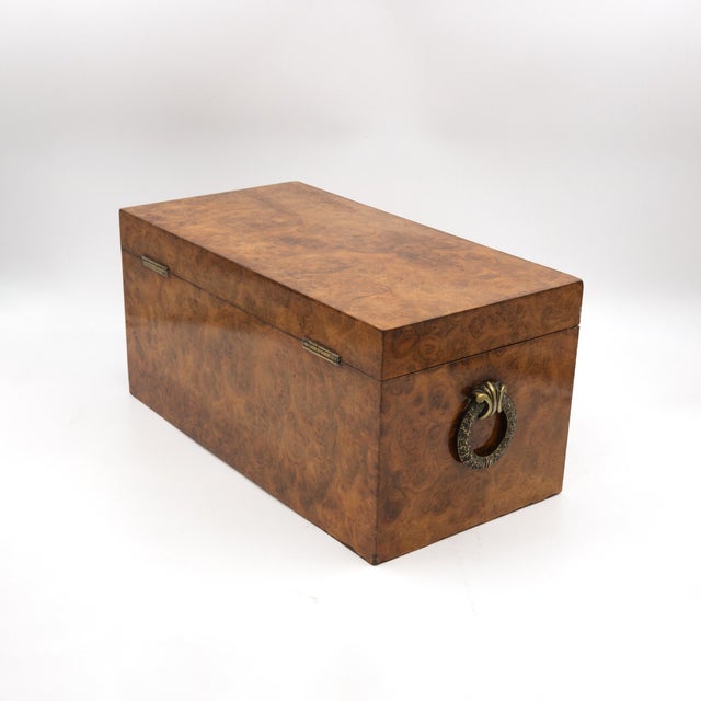 George III Yew Wood Tea Caddy; English, Circa 1800 For Sale In San Francisco - Image 6 of 11
