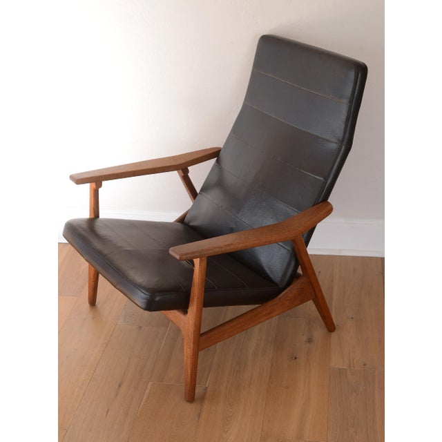 Mid-Century Modern MCM Danish Modern Teak & Black Vinyl Reclining Lounge Chair For Sale - Image 3 of 18