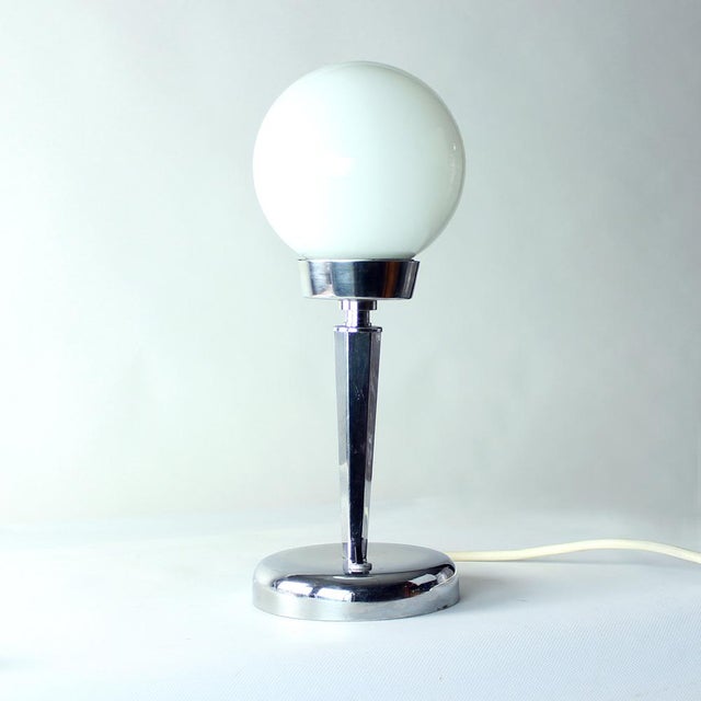 Art Deco Table Lamp in Chrome and Glass, 1940s For Sale - Image 4 of 12