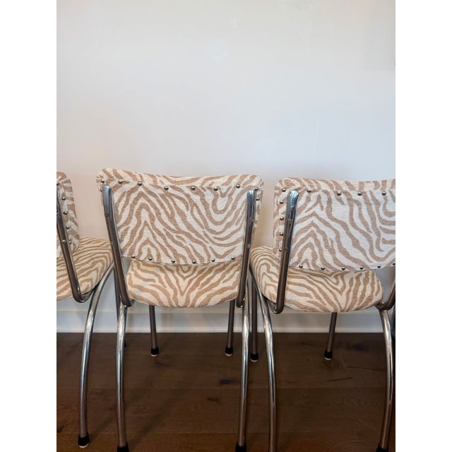 Set of 4 Vintage Chrome Dinette Chairs – Tan & Cream Tiger Chenille For Sale - Image 4 of 8