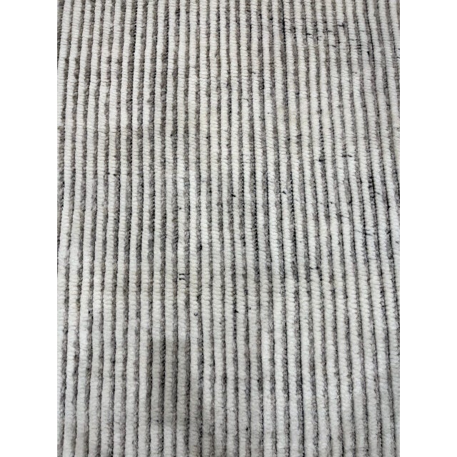 Contemporary 6x9 Graceful Vibrant Ivory Geometric Modern Hand Knotted Wool Carpet Rug For Sale - Image 3 of 5