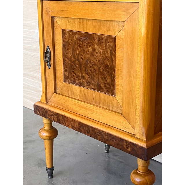 19th Louis XVI Style Pair of Marquetry Nightstands With Bronze & Mirror Crest For Sale - Image 12 of 12