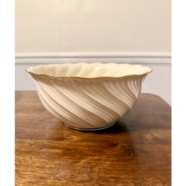 Ivory Lenox Richmond Collection Swirled Bowl For Sale - Image 8 of 12