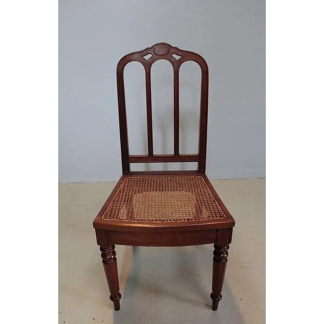 Suite 6 Louis Philippe chairs belt Cuban mahogany. Folder "Cathedral" and foundations that were caned of-square. They are...