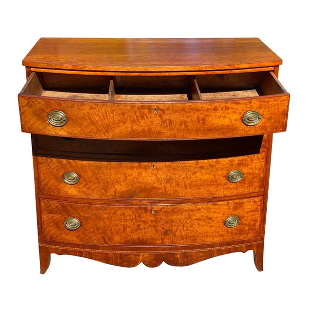 Late 18th Century 18th Century Antique Massachusetts Mahogany Bow Front Chest of Drawers For Sale - Image 5 of 13