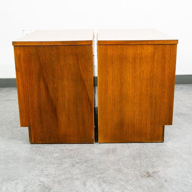 Mid Century Modern Nightstands End Side Tables Cane Wood Oak Founders 2 Drawer, Pair For Sale - Image 4 of 12