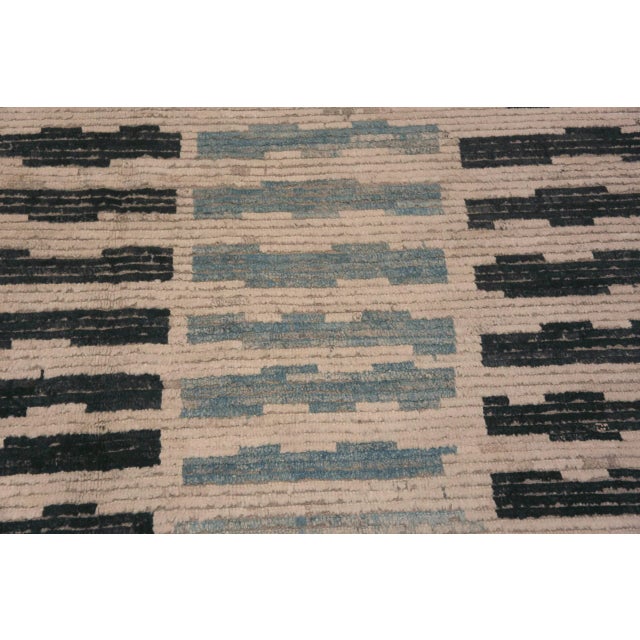 Nazmiyal Collection Contemporary Area Rug For Sale - Image 4 of 7