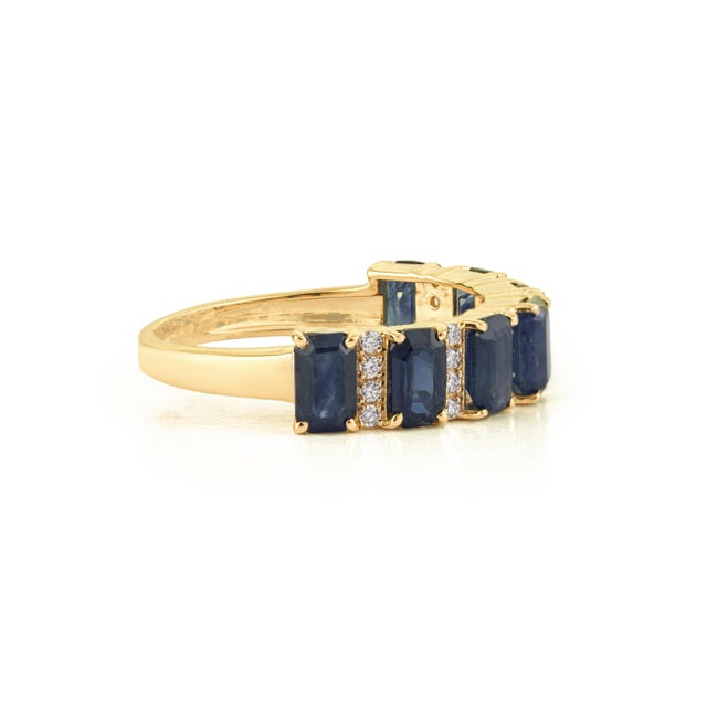 2.7ct Blue Sapphire & Diamond Wedding Band Ring Size 6.5 in 14k Yellow Gold For Sale In New York - Image 6 of 16