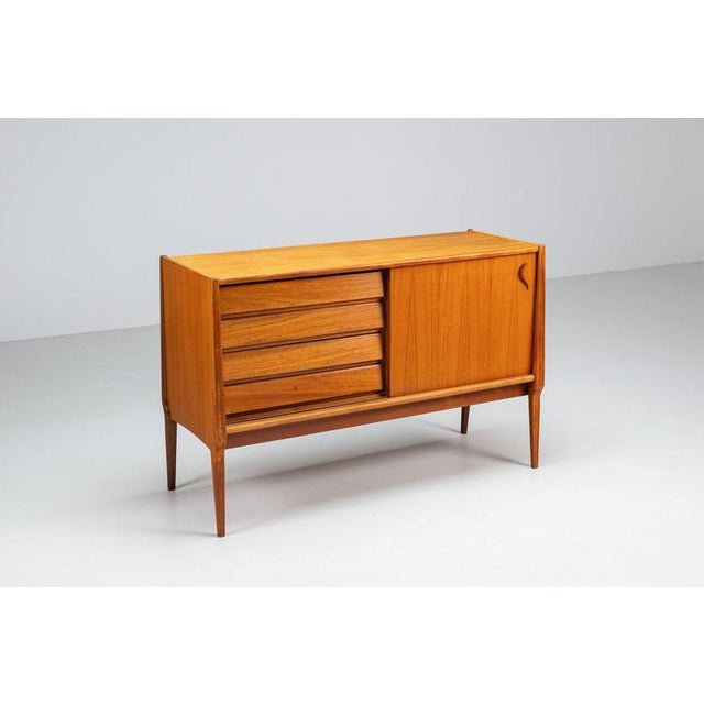 1960s Small Sideboard in Walnut from Bosteels, Belgium, 1960 For Sale - Image 5 of 18