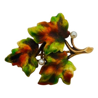 1900-1909 14k Gold Antique Art Nouveau Enamel & Seed Pearl Leaf Brooch For Sale