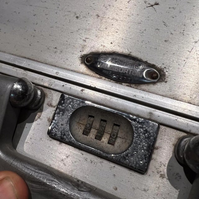 1970s Zero Halliburton Aluminum Hard Suitcase Vintage Modern Luggage For Sale - Image 11 of 13