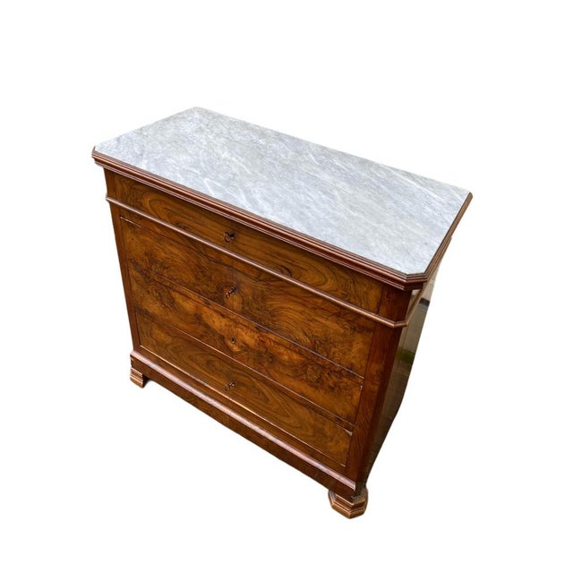 Beautiful antique Louis Philippe style chest of drawers with a lovely white marble top. Walnut. Excellent condition....