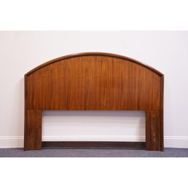 Mid-Century Modern Thomasville Furniture Agenda Collection Solid Walnut MCM Mid Century Modern Queen Size Headboard 23411-415 For Sale - Image 3 of 7