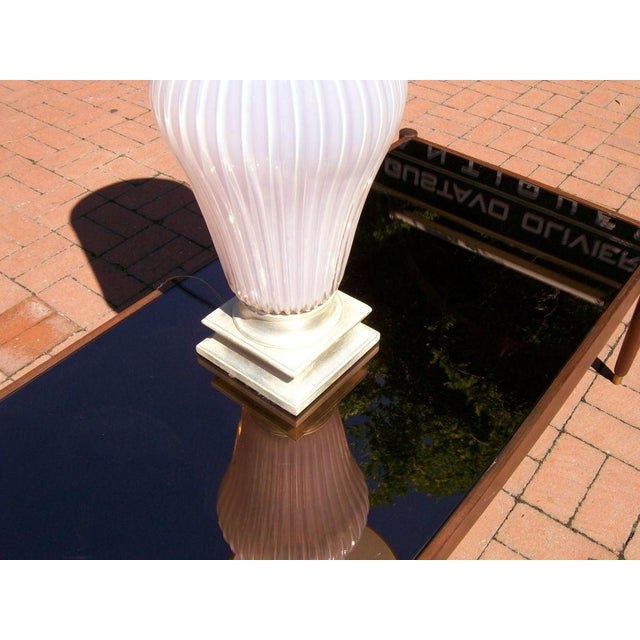 Glass 1960s Exceptional Overscaled Marbro Soft Lilac-Tone Murano Glass Lamp For Sale - Image 7 of 18