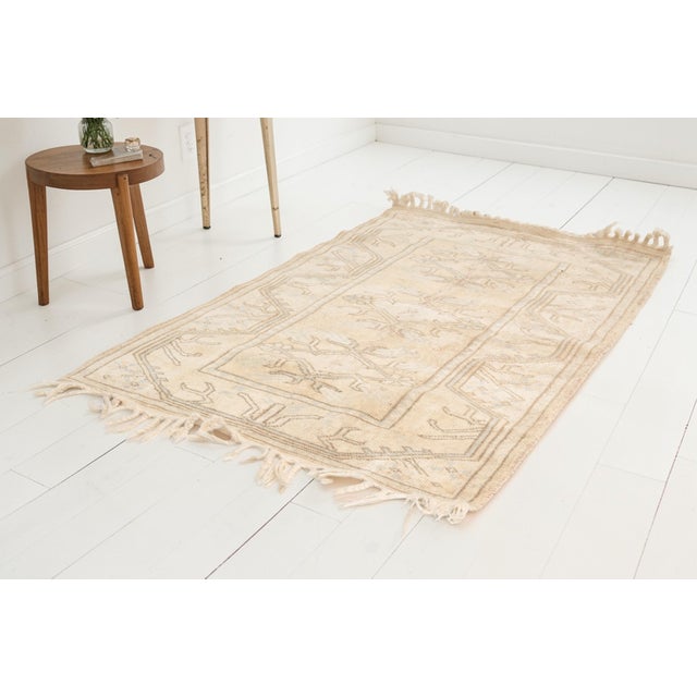 Tan Mid 20th Century Low Pile Wool Carpet for Neutral Interiors For Sale - Image 8 of 10