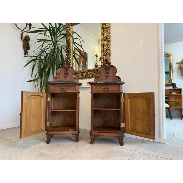 Small but mighty – a pair of Baroque-style bedside tables with elegant marble tops and delicate carvings. Dimensions:...