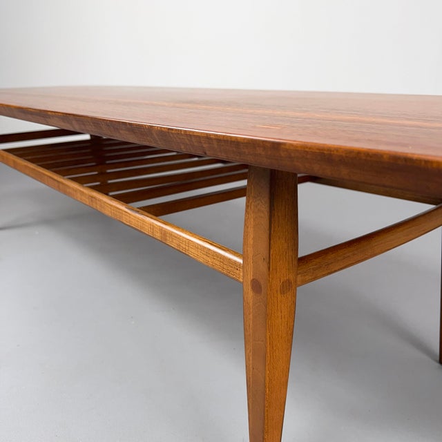 1960s Low Coffee Table in Surfboard Shape by Lane, USA, 1960s For Sale - Image 5 of 9