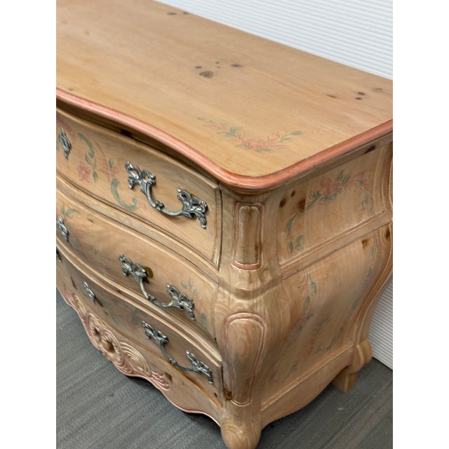 Pulaski Furniture Bombe Chest of Drawers For Sale - Image 10 of 12