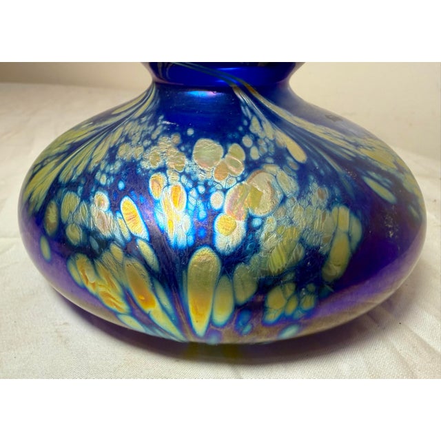 Vintage Hand Blown Kent Fiske Blue Iridescent Art Glass Splatter Vase Sculpture For Sale - Image 11 of 14