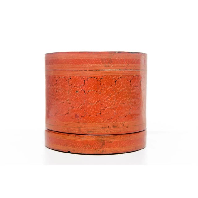 Traditional 20th Century Burmese Lacquerware Betel Box For Sale - Image 3 of 7