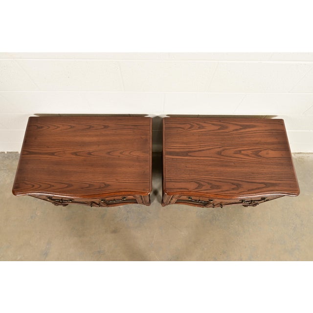 Henredon French Provincial Louis XV Carved Oak Nightstands, Pair For Sale - Image 11 of 14