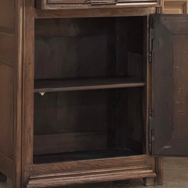 18th Century Country French Louis XIV Period Oak Bonnetiere For Sale - Image 17 of 18