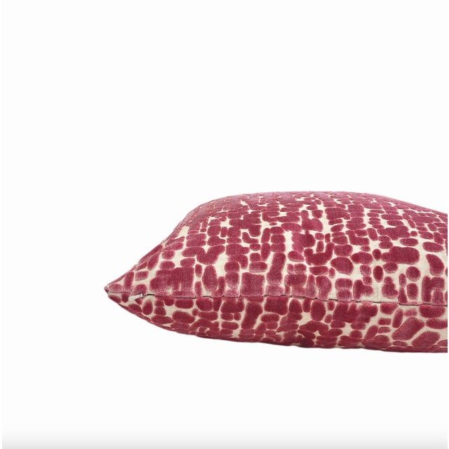 Geranium Pink Speckle Velvet Throw Pillow With Feather Down Insert For Sale - Image 4 of 6