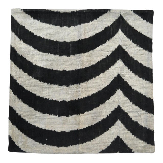Black and White Silk Velvet Pillow For Sale