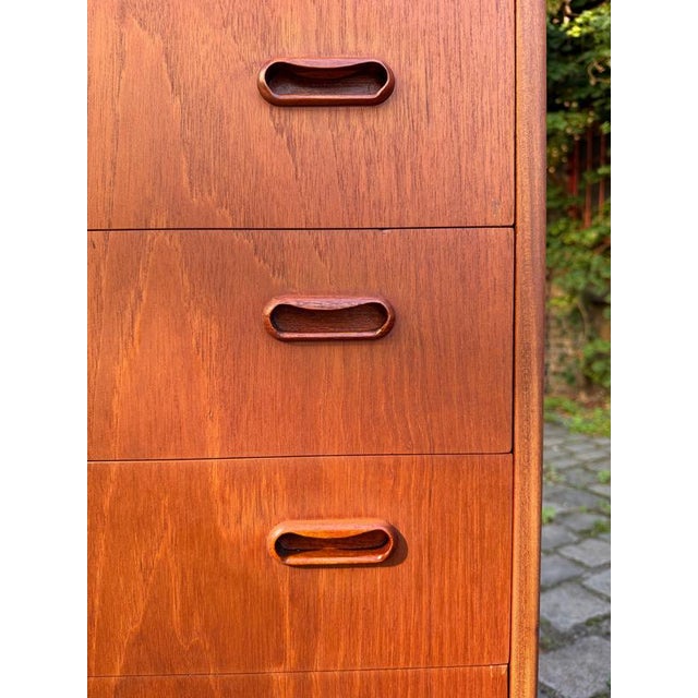 Teak Chest of Drawers with Recessed Handles from Kværndrup Møbelfabrik For Sale - Image 6 of 11