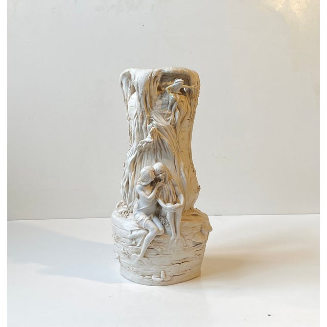 Antique Bohemian Enchanted Fairy Tail Tree Trunk Vase in Porcelain, 1890s For Sale - Image 15 of 15