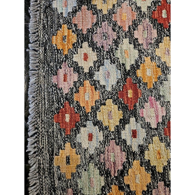 Textile Handcrafted Kilim Rug with Geometric Floral Pattern, 1990s For Sale - Image 7 of 11