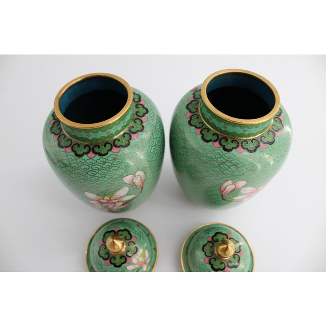 Metal VTG Pair of Chinese Cloisonne Urn Vases in Gorgeous Green For Sale - Image 7 of 10