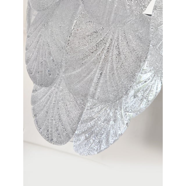 Contemporary Modern Clear Graniglia “Petals” Murano Glass Chandelier by Simoeng For Sale - Image 4 of 6