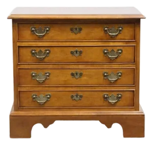 Wellington Hall Banded Mahogany Traditional Style 24" Chairside Chest / Nightstand