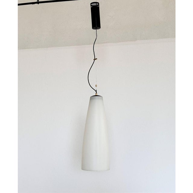 Glass Mid-Century Modern Italian Pendant Light in Milky White Glass, 1970s For Sale - Image 7 of 17