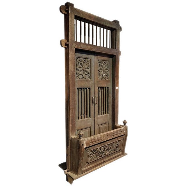 Wooden window with balustrade Dimensions: Height: 240cm - Width: 100cm - depth: 45cm This piece is designed in the style...
