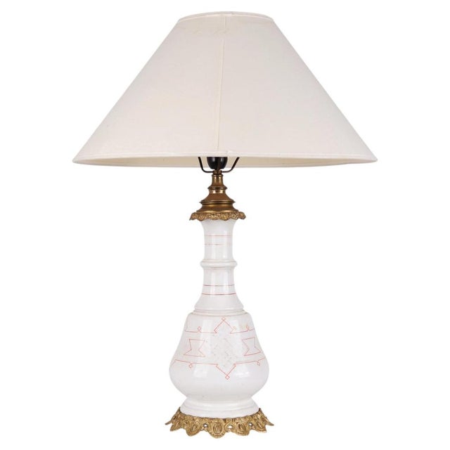 Metal Lamp in White Opaline Glass with Red Pattern and Brass Base, 1880s For Sale - Image 7 of 7