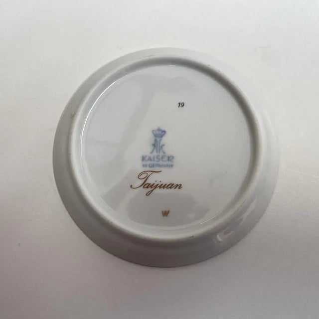 1970s Vintage Porcelain Plates by Kaiser Taijuan, 1970, Set of 6 For Sale - Image 5 of 6