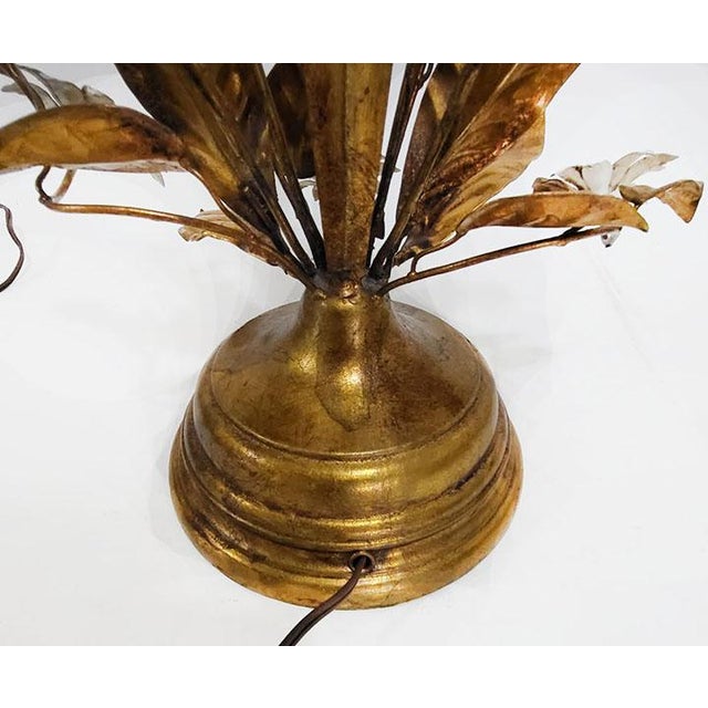 Mid-Century Italian Hollywood Regency Gilt Iron Daisy & Tulip Tole Lamp For Sale - Image 9 of 16