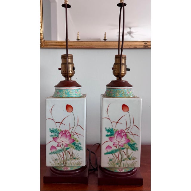 Pair of Colorful Chinoiserie Floral Lamps With Silk Shades For Sale In Savannah - Image 6 of 10