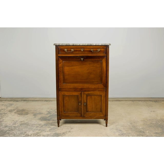 French Late 18th Century French Louis XVI Walnut Secretary Desk With Marble Top For Sale - Image 3 of 18