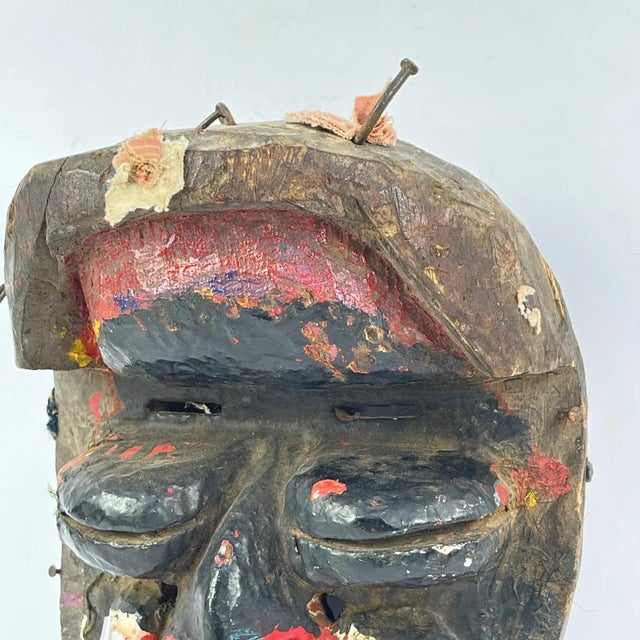 Early 20th Century Ibibio Carved and Painted Cross River Mask Nigeria For Sale In Denver - Image 6 of 6